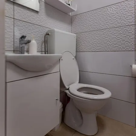 Apartman Lana *