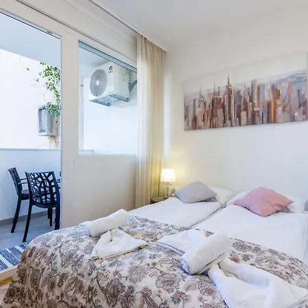 Lana Apartman *